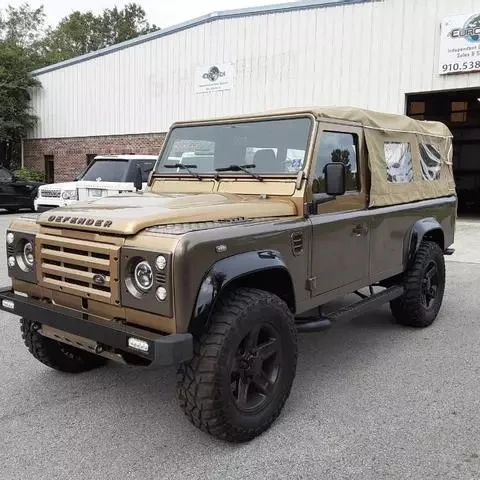 1991 Land Rov er Defe nder 110 Soft Top Pickup