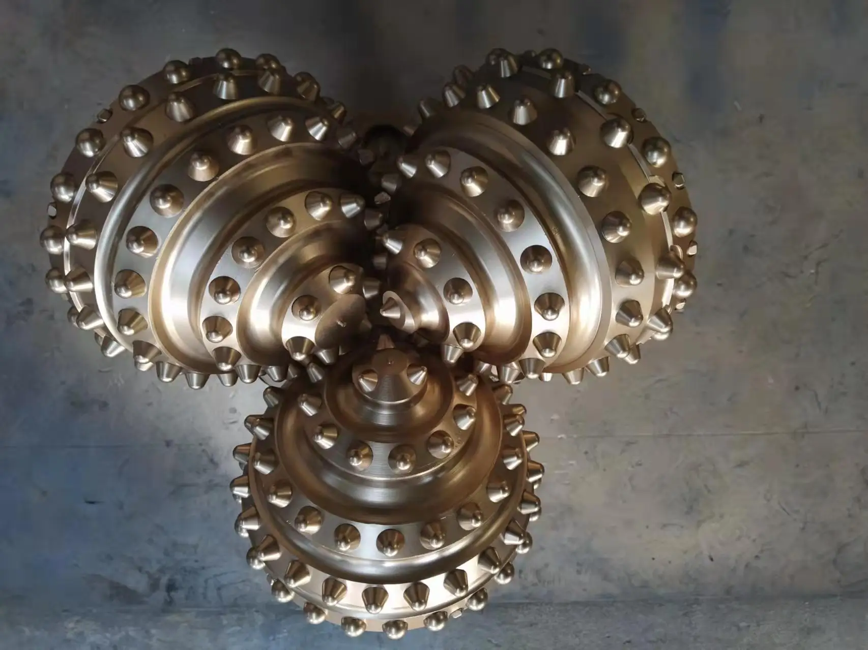 17 1/2 inch API standard IADC 617 tricone roller cone drill bits for well drilling