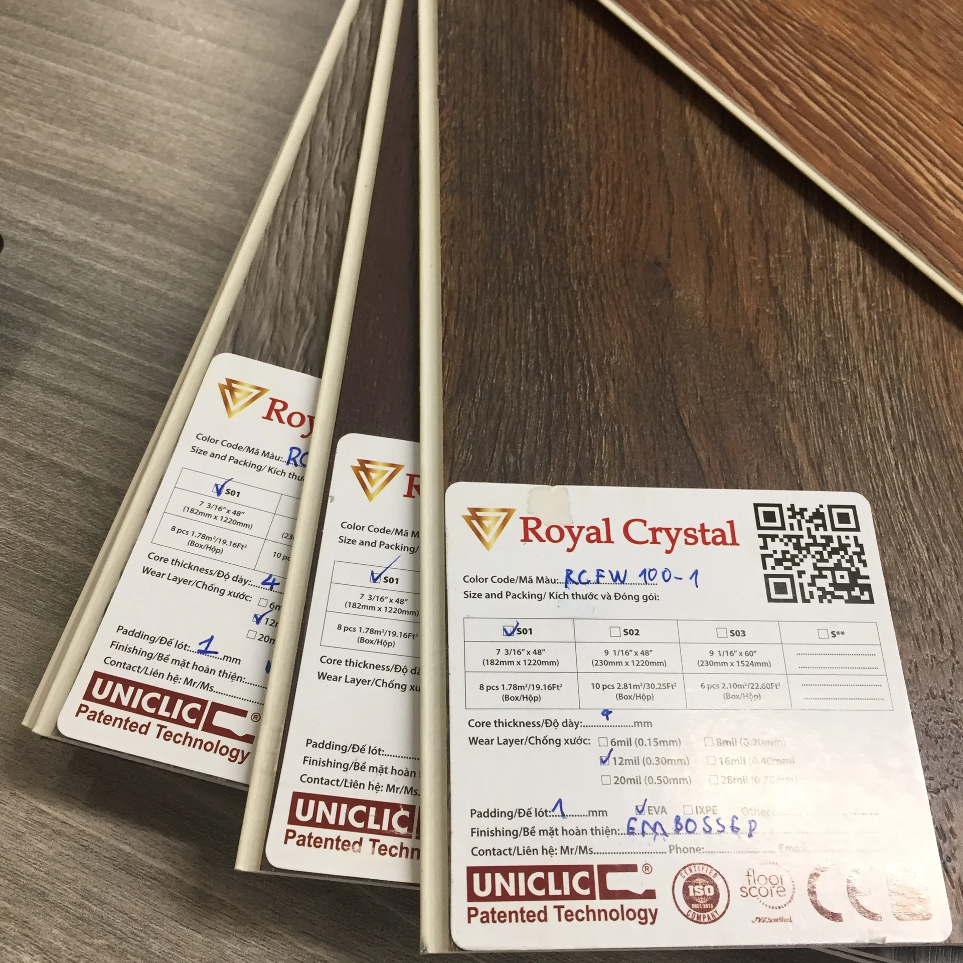 SPC flooring made in Vietnam with high quality from stone powder and plastic PVC  water proof high rigid core click plank