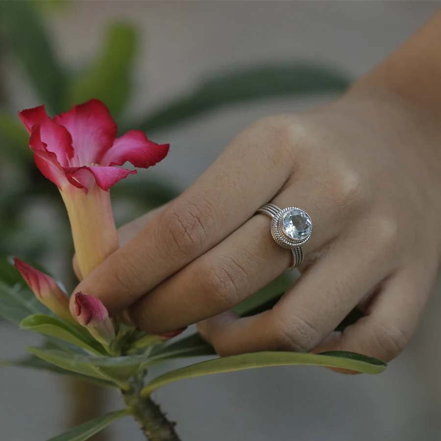 
Round Silver Ring with Blue Topaz 
