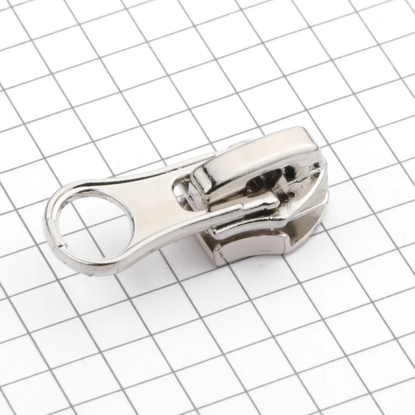 Zinc Alloy Metal Standard #7 Slider Semi Auto Lock 00146 Pull Head for Reverse Nylon Zipper