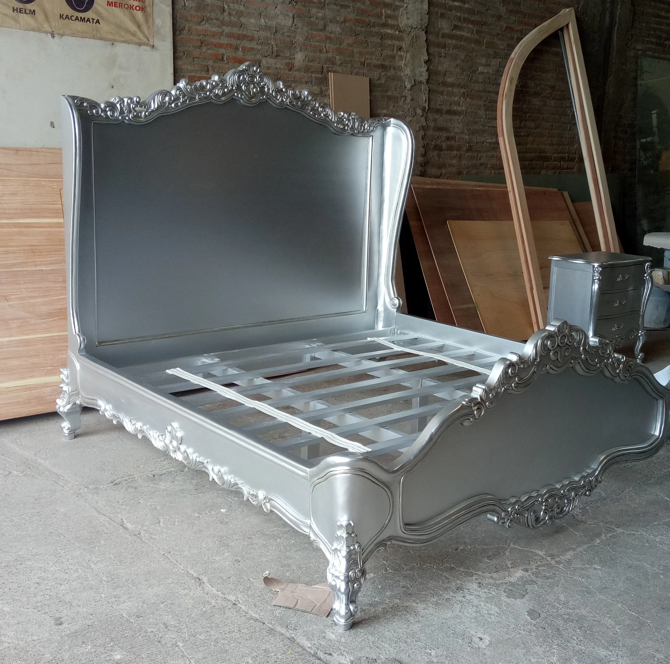 Luxury Magie Carved Bed - Bedroom Furniture