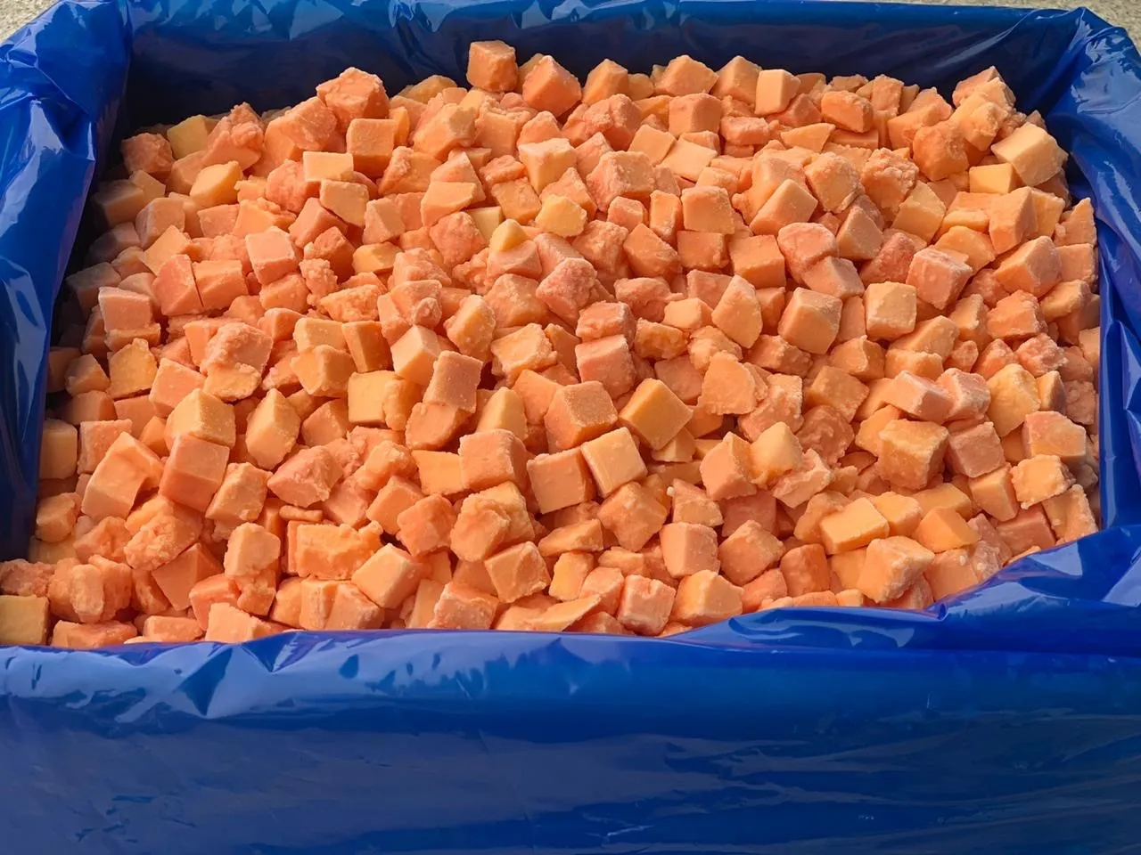 Frozen papaya cubes/puree from Vietnam with best price (Whatsapp: +84906880004 (Mr.Dat)