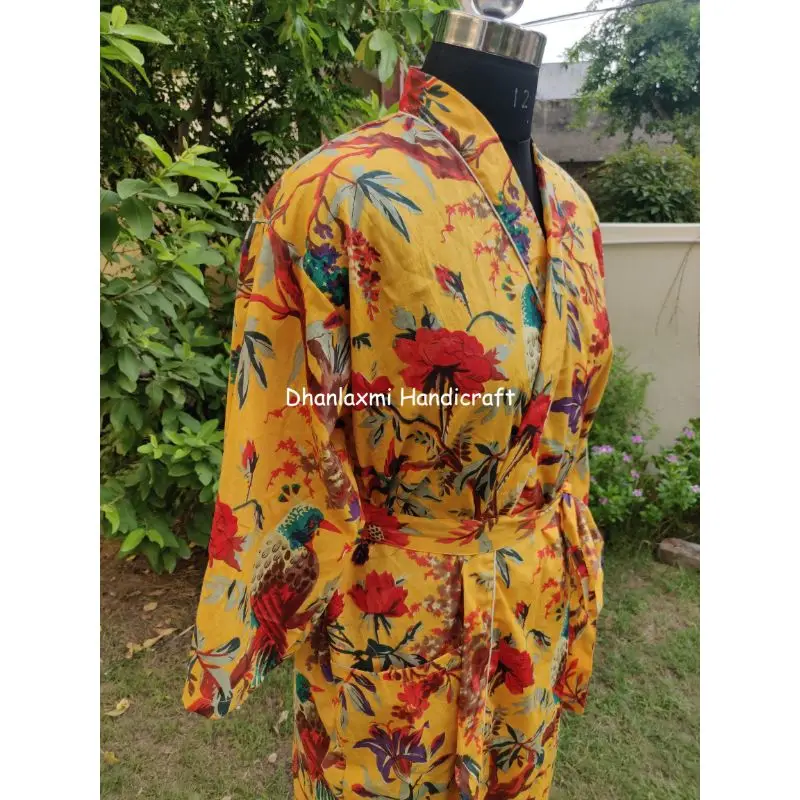 Длинное платье-кимоно в богемном стиле, с принтом в виде желтых птиц и цветов