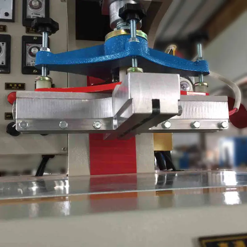 High frequency welding machine for manufacturing sport shoes soccer embossing