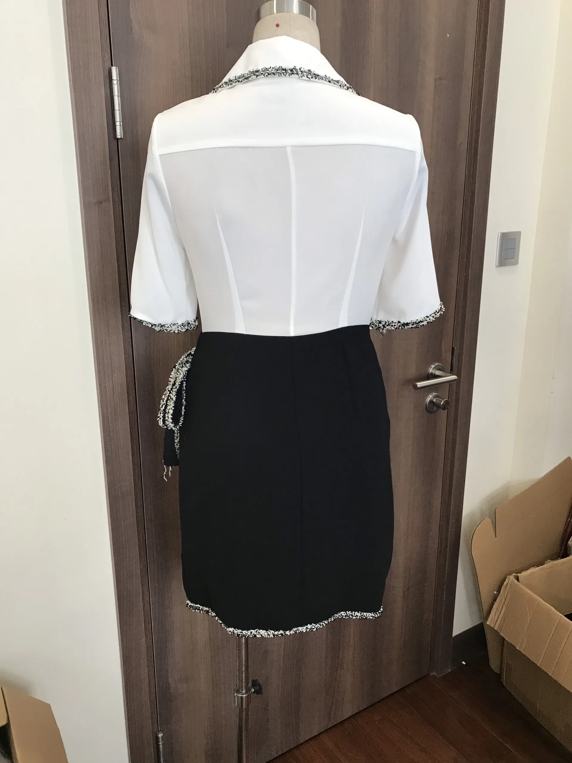 Wholesale price premium material long dress shirt women office ladies white and black waistline turndown collar  dresses women