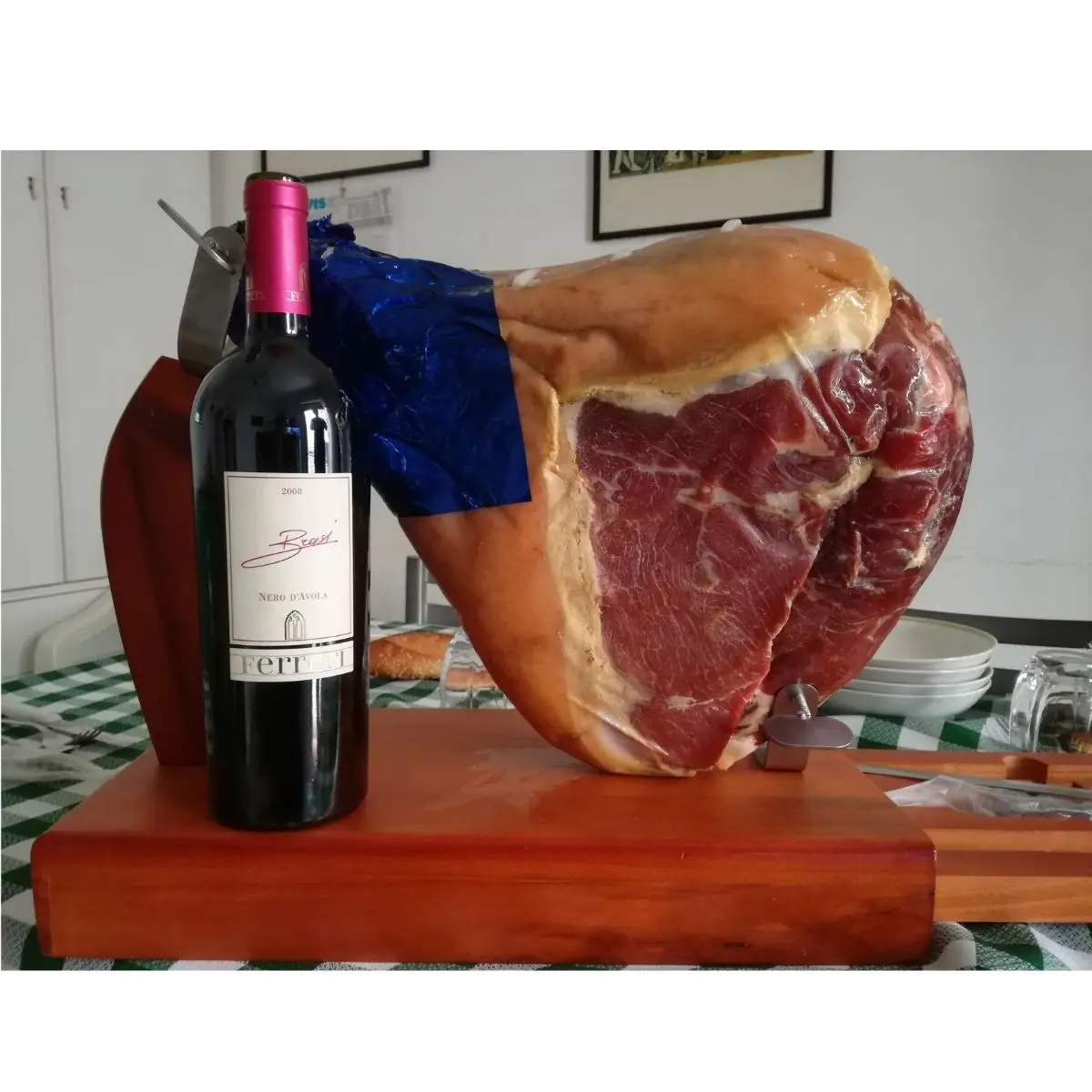 Первоклассное итальянское красное вино FERRERI для ресторанов винных магазинов виноград черный де-Авола 750 мл 12 месяцев в барриках из каштана