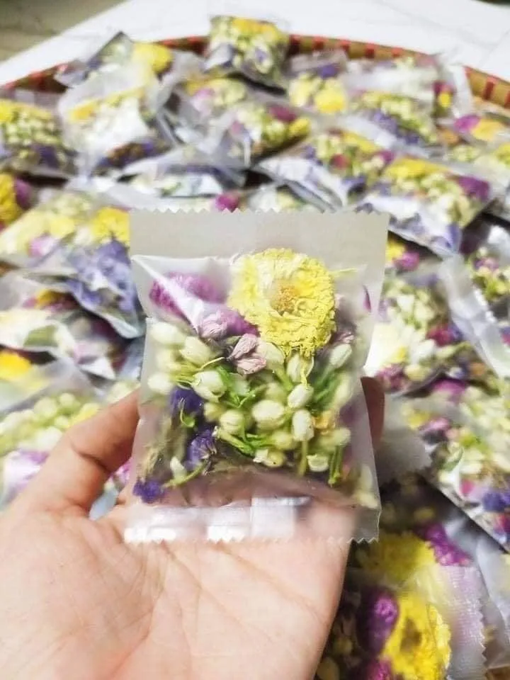 
Premium Mixed Flower Tea ( Rose , Daisy Blue Butterfly Pea , Jujube Fruit, Brown Sugar...) 