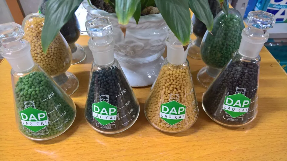 Азотное удобрение DAP 15% - P2O5 45% от вьетнамского производителя