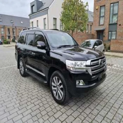 Toyota Land Cruiser 2 8 D-4D 204 Непобедимый 5dr авто 7 мест