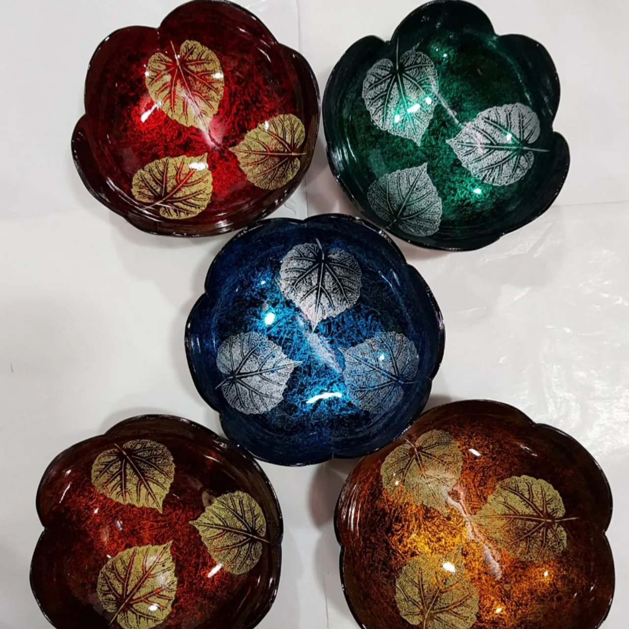 Best Selling Eco-Friendly Lacquered Coconut Wood Bowl and Spoon Set Custom Logo for Salads or Fruit PC Material Box Packed