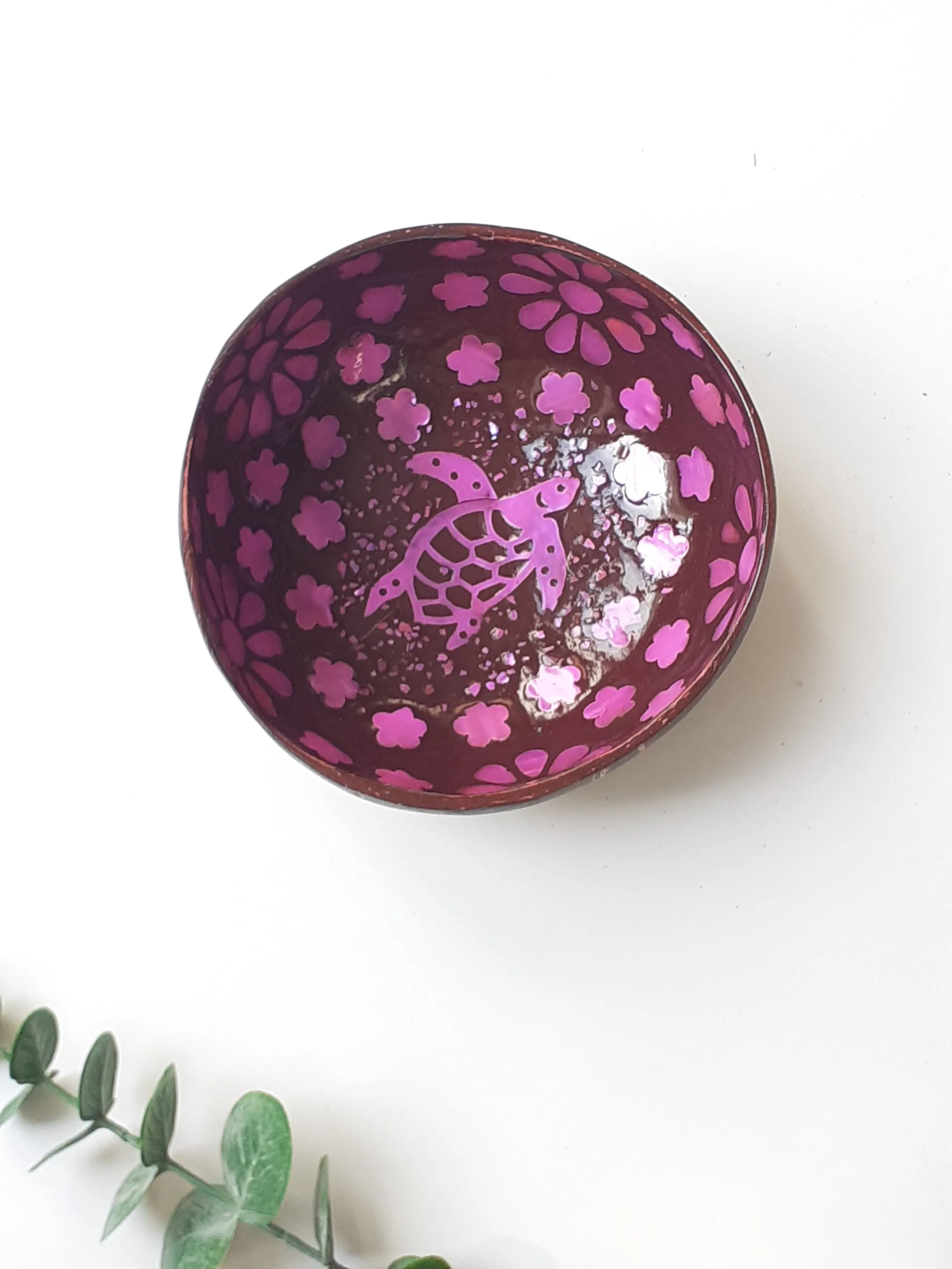 Vietnamese cheap animal pattern coconut bowl shell set of 2 - coconut bowl with mother of pearl inlay with ebony spoon