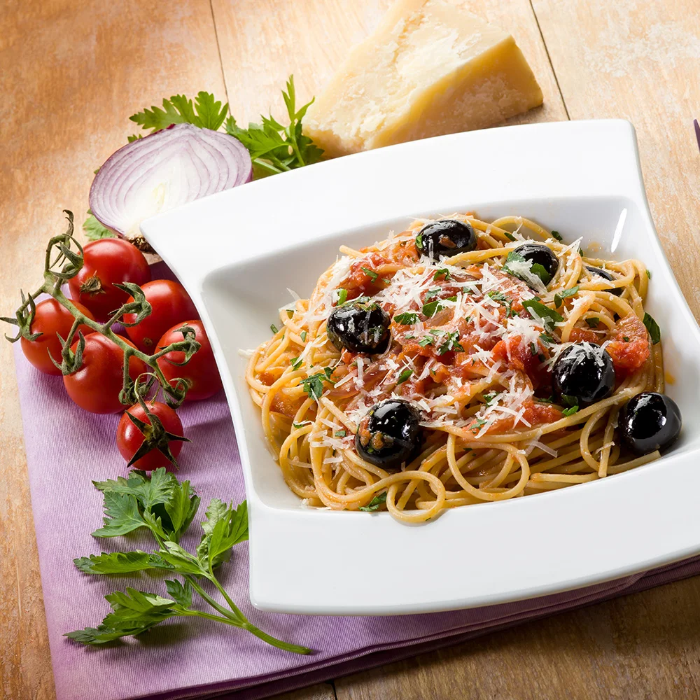 Italian quality BRC 190 g mason jar 3 years shelf life tomato and olives pasta sauce for sale