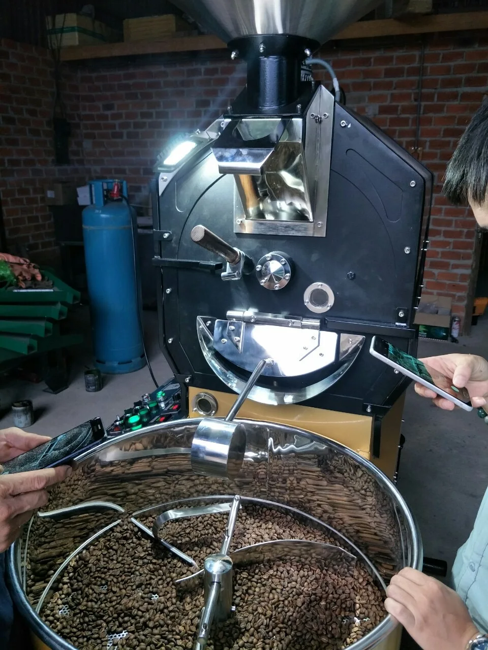 Hot Air Viet Nam Coffee Bean Roasting Machine Full Size with High Quality 5kg to 120 professional Coffee Roaster with artisan