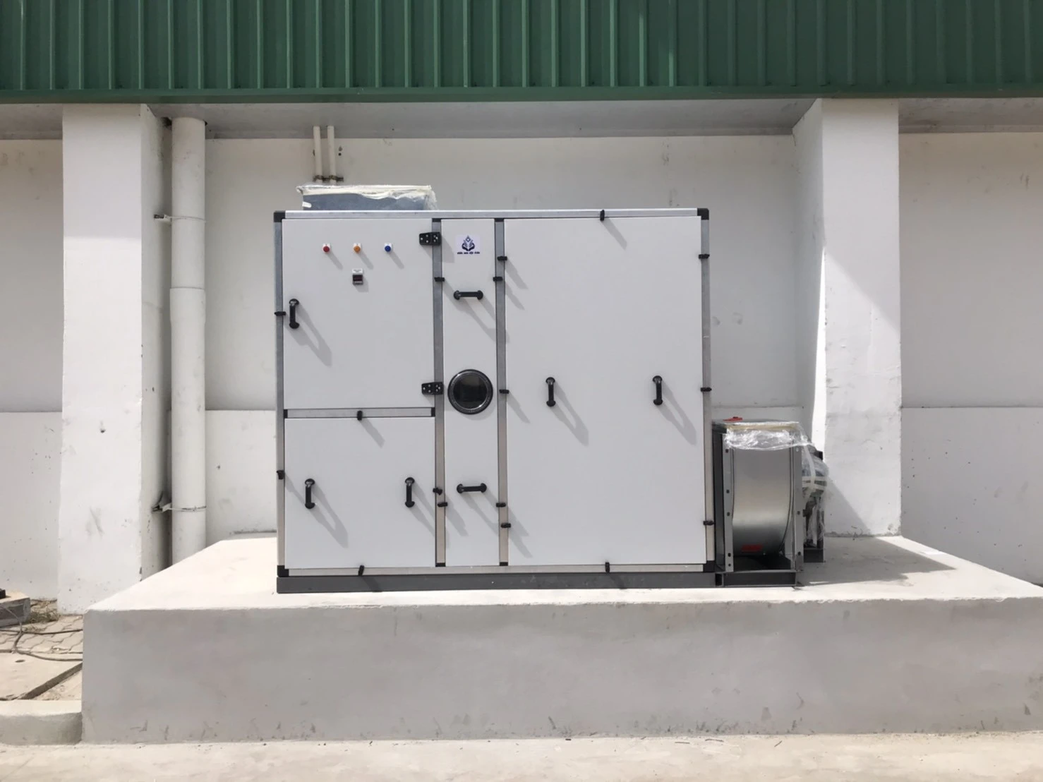 PU Panel Material Electric Power Source Warrabty 1 Year Dehumidifier EST-450 Export From Thailand