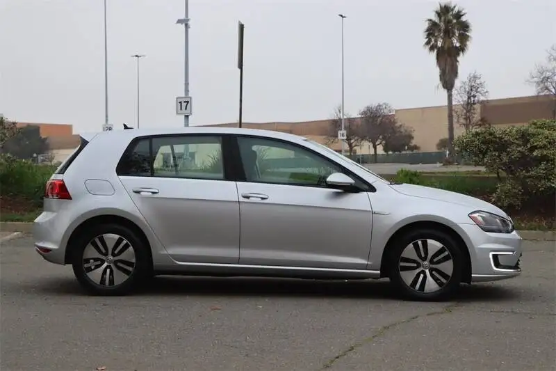 2015 Volkswagen e-Golf3.jpg