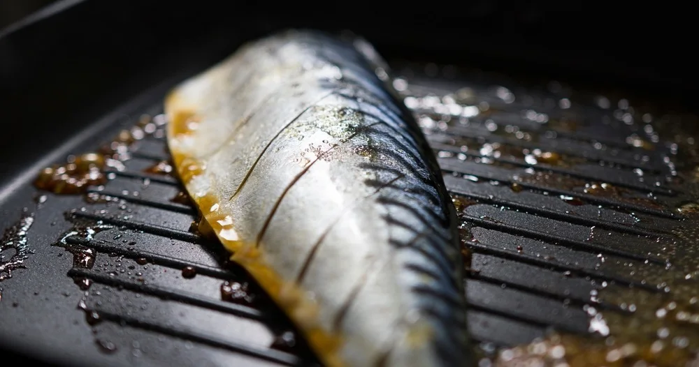 OEM Bag Freshly Selected Ingredients Salty Sweet Sour Mackerel Fish And Sauce with Japanese Original Taste Sauce