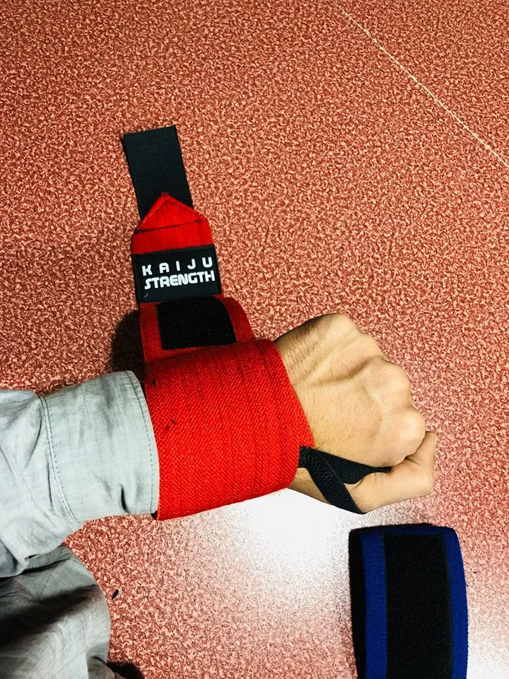 
Heavy duty breathable and easy to wear fitness workout powerlifting hand weightlifting support gym wrist wraps 