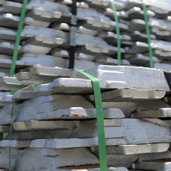 
Алюминиевые слитки 