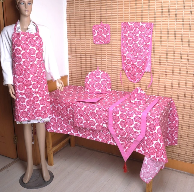 High quality kitchen cooking apron with Pocket Exporter in India.