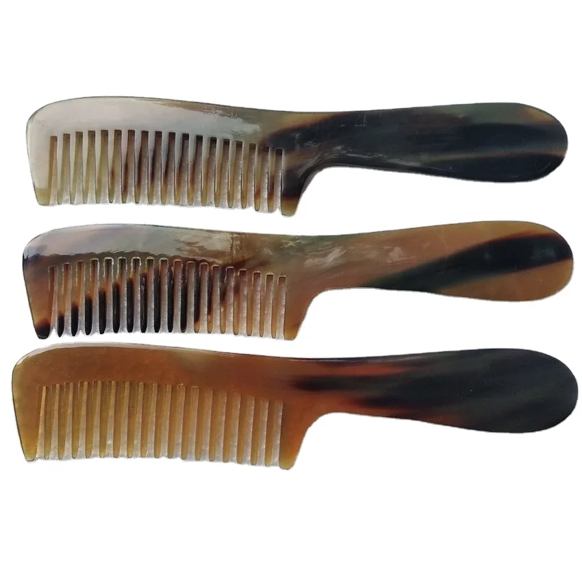 Расческа из натурального коровьего рога с длинной ручкой