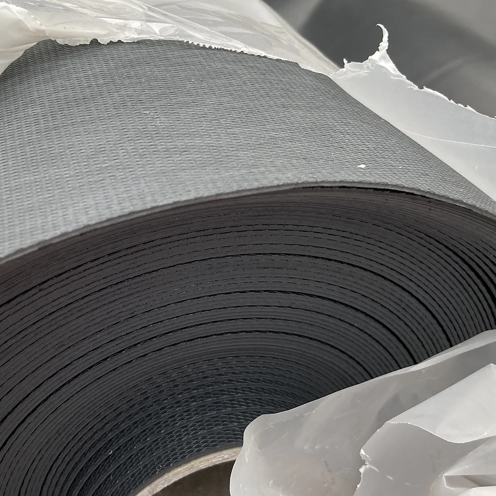  ПВХ водонепроницаемая кровельная мембрана оптовый поставщик строительных материалов 1 0 мм 5 2 (ПЭТ-сетка) черного цвета