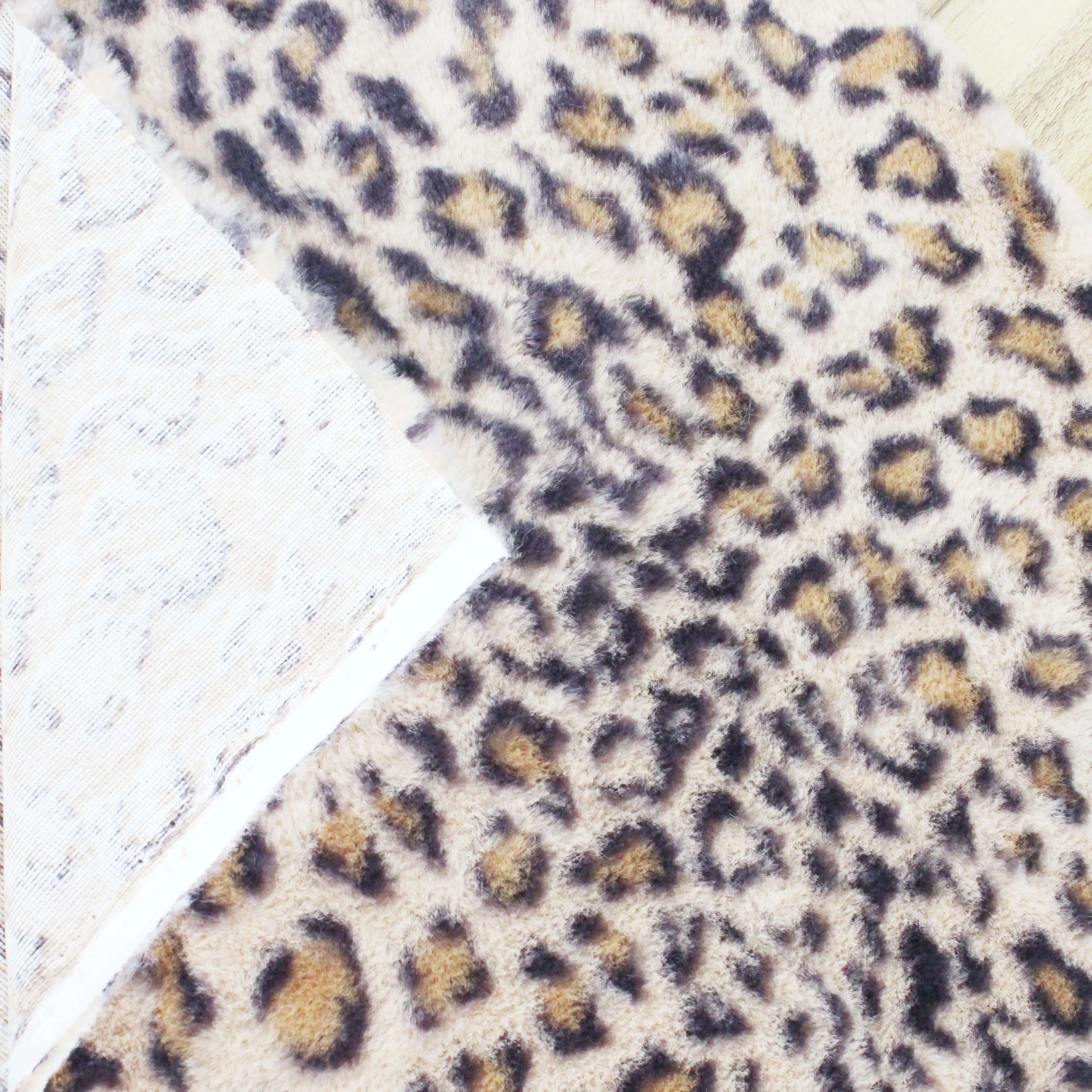 Polyester tiger custom leopard print soft skin-friendly faxu rabbit fur warp coat knitted hometexeile fabric