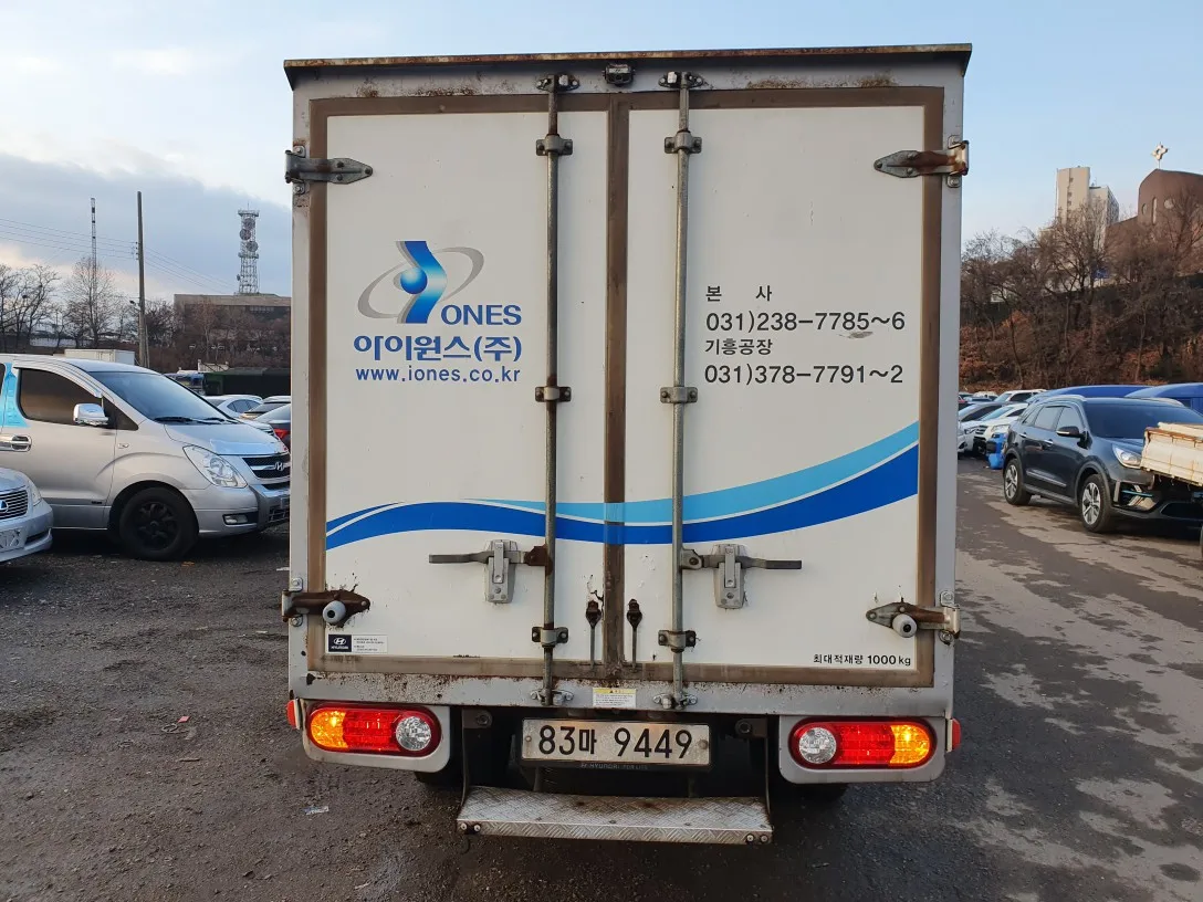  Подержанные автомобили/б/у автомобили/2012 HYUNDAI серия 2 (H100) 1 тонна нормальная коробка CRDI супер кабина 4*2