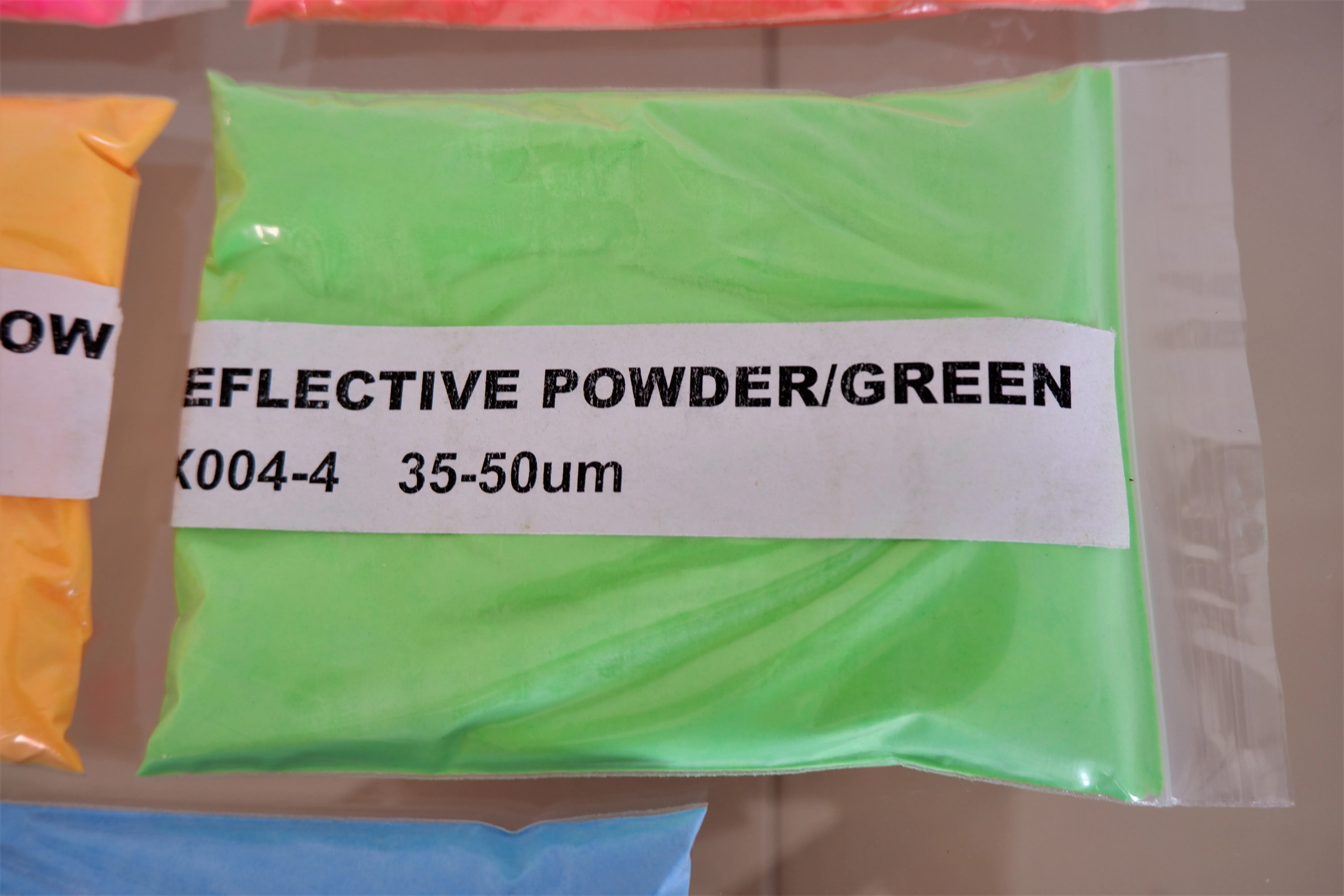 
1.93 colored -- green reflective powder / micro glass beads used in screen printing with high quality at factory price 