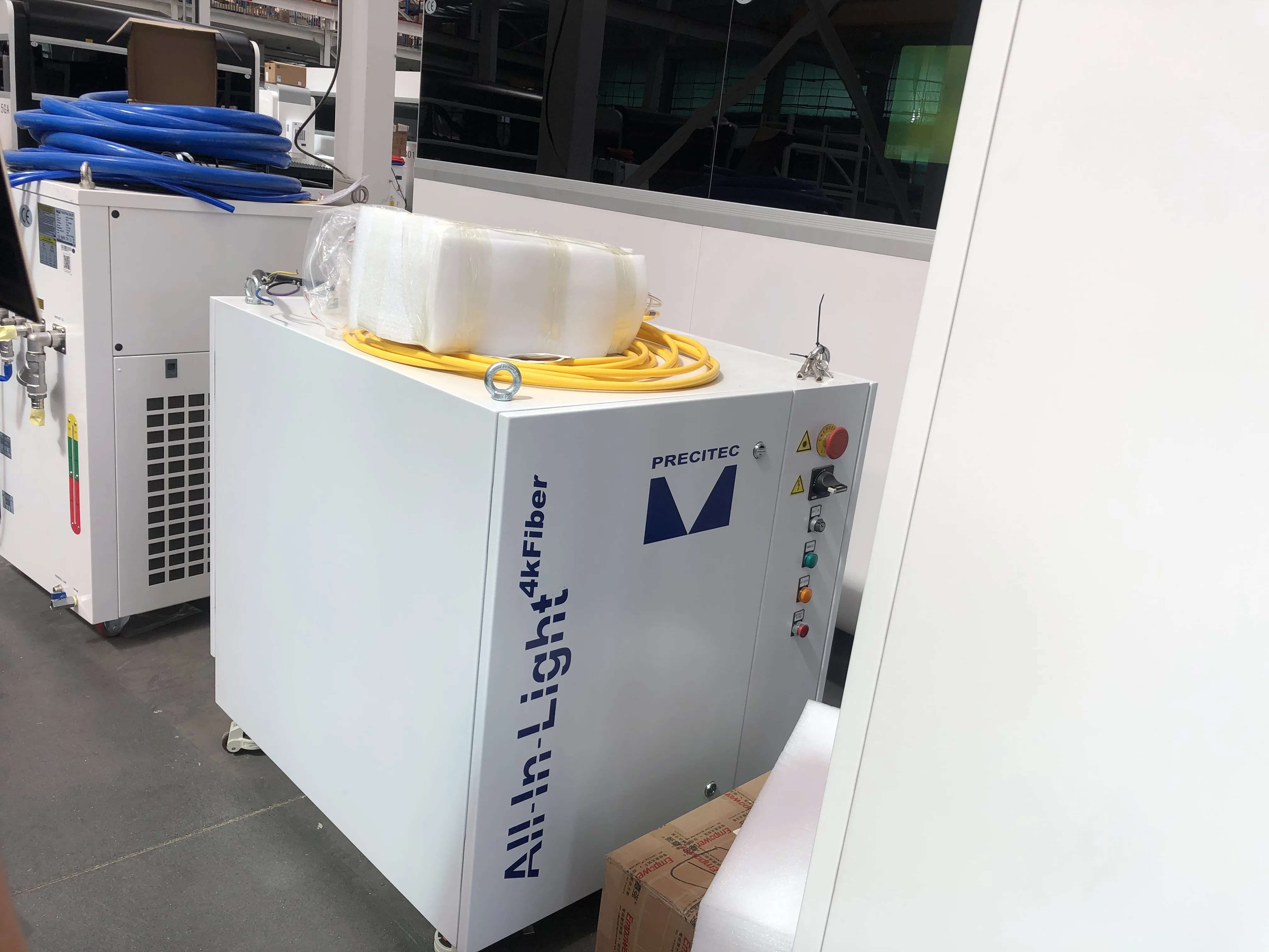 hot sale  laser cutting machine fiber laser 2000 watt cutting machine in USA fiber laser cutter for tube