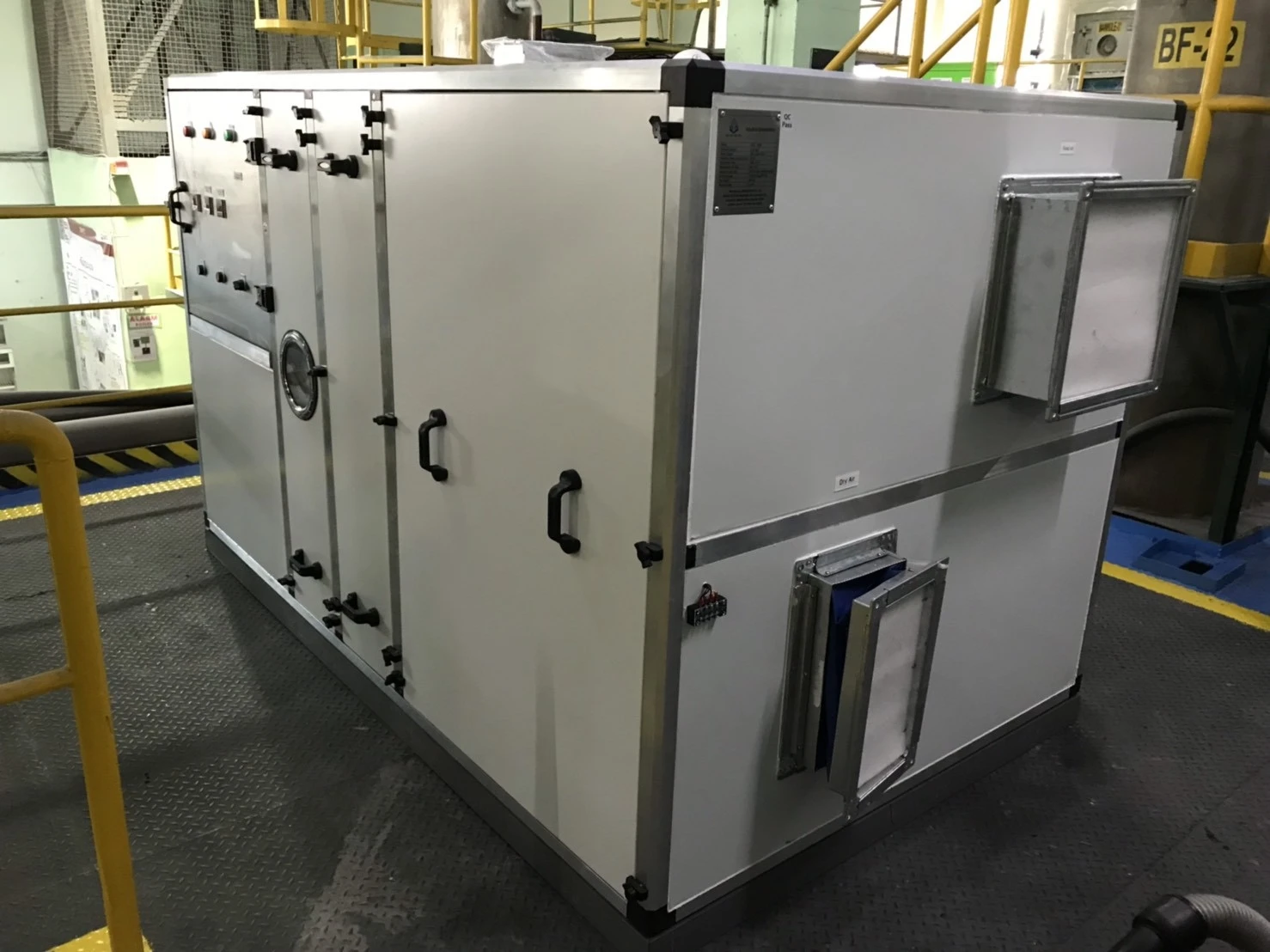 White Color Electric Power Source Warranty 1 Year Dehumidifier EST- 1300 Export From Thailand