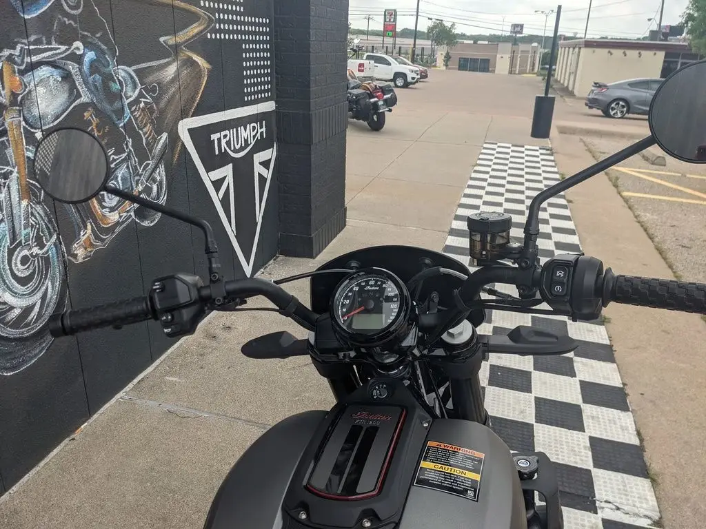  2022 год мотоцикл Indiann FTR Rally Tittaniumms Smokes