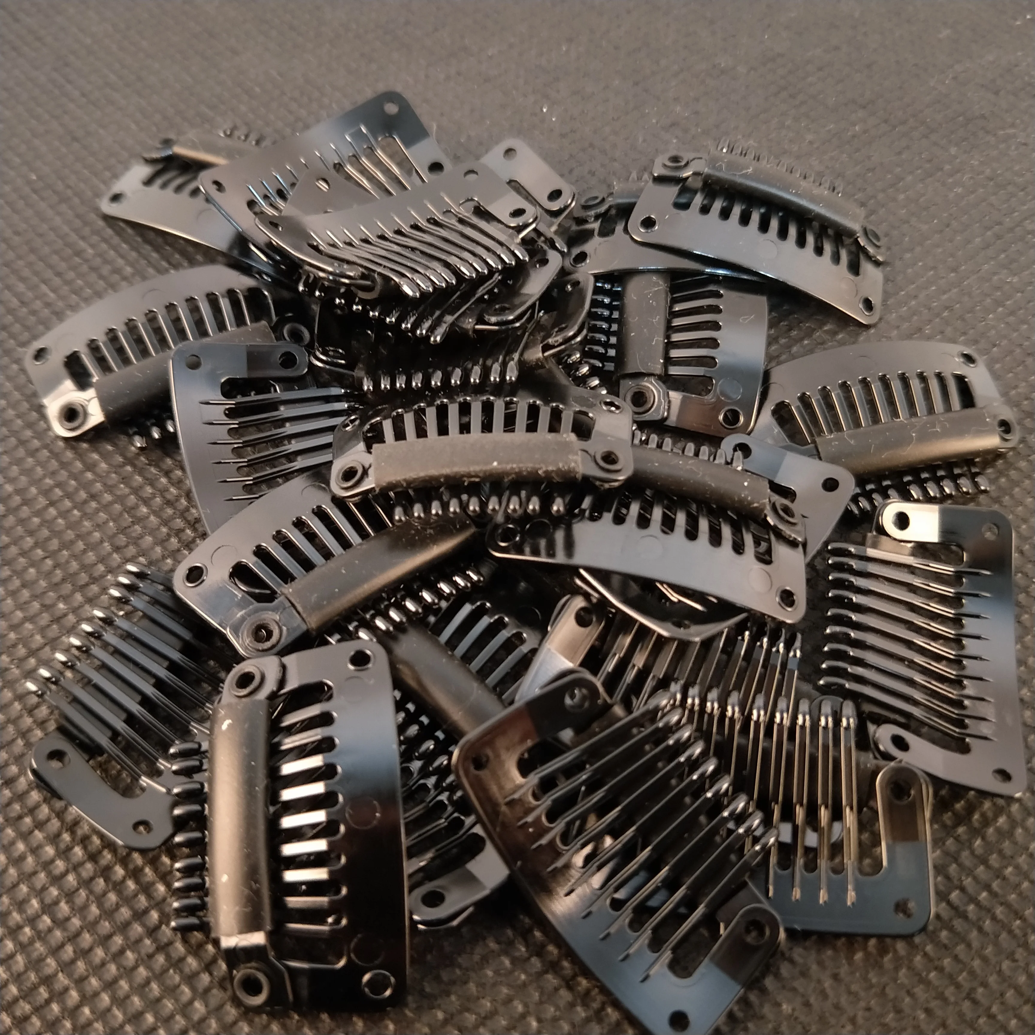 Q-21  wholesale 9 teeth plastic clip with silicone  hair extension snap clips for extensions be not allergic