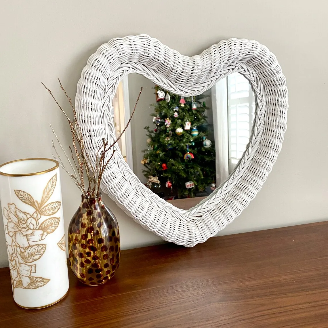 New Arrival Extra Large White Wicker Heart Shaped Mirror Vintage Boho Wall Mirror WHolesale made in Vietnam