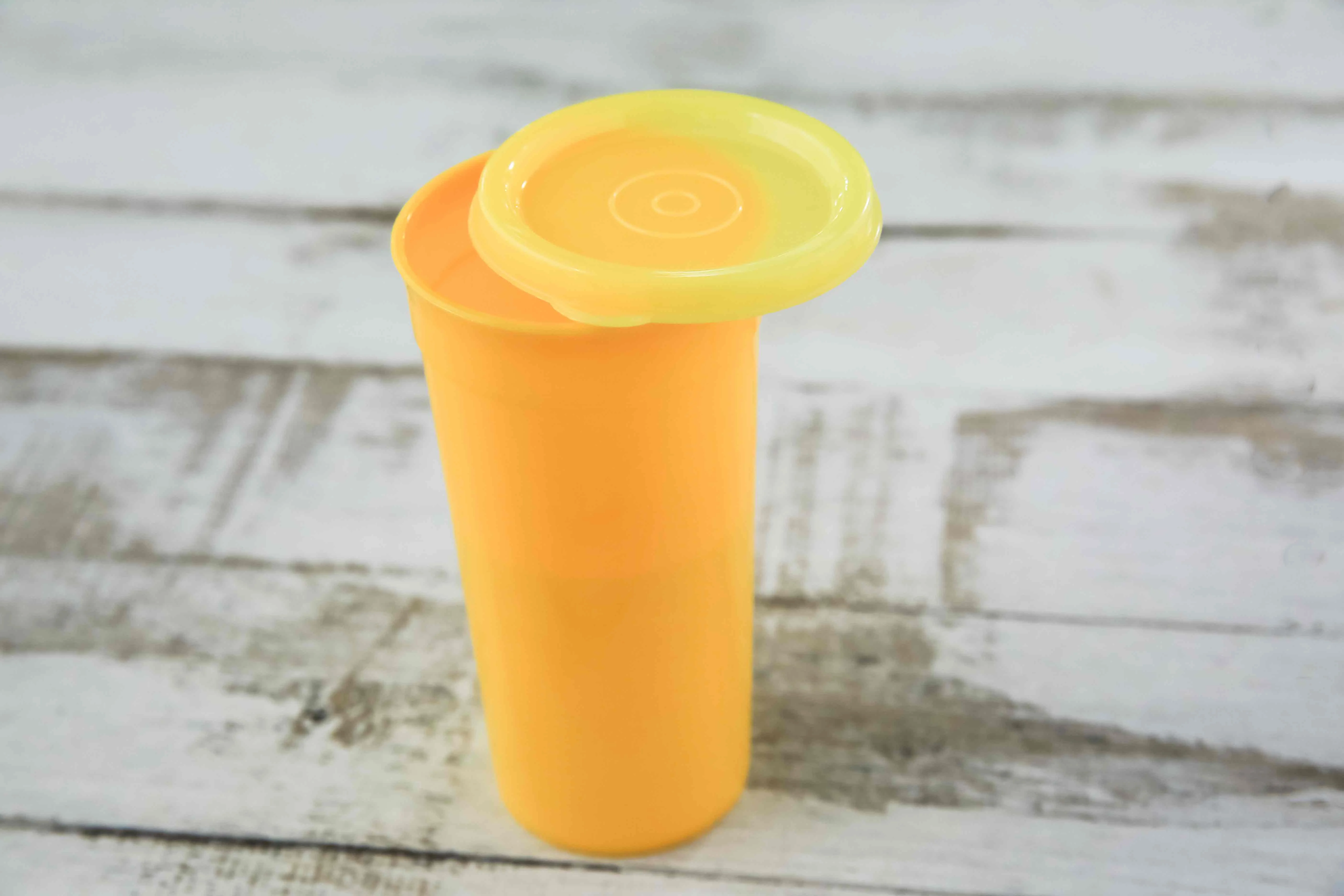 Vietnam Plastic Manufacturer High Quality Free Design Custom Mold Iml Gold Plastic Cups With Lids