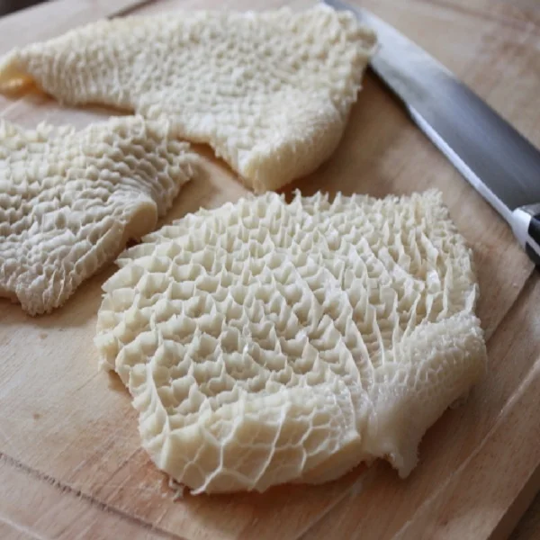 ORGANIC FRESH FROZEN PROCESSING BEEF TRIPE FROZEN BEEF HONEYCOMB TRIPE HIGH QUALITY A GRADE 20 KG BOX ORIGIN MONTENEGRO