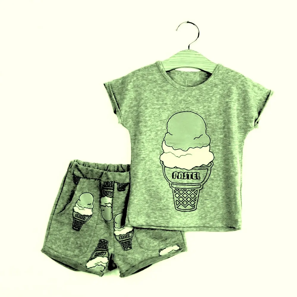 Kids Girls Top and  Shorts 2pcs set Clothes Summer and Spring style  kid  2pcs  Digital printset package daisy apparel in India