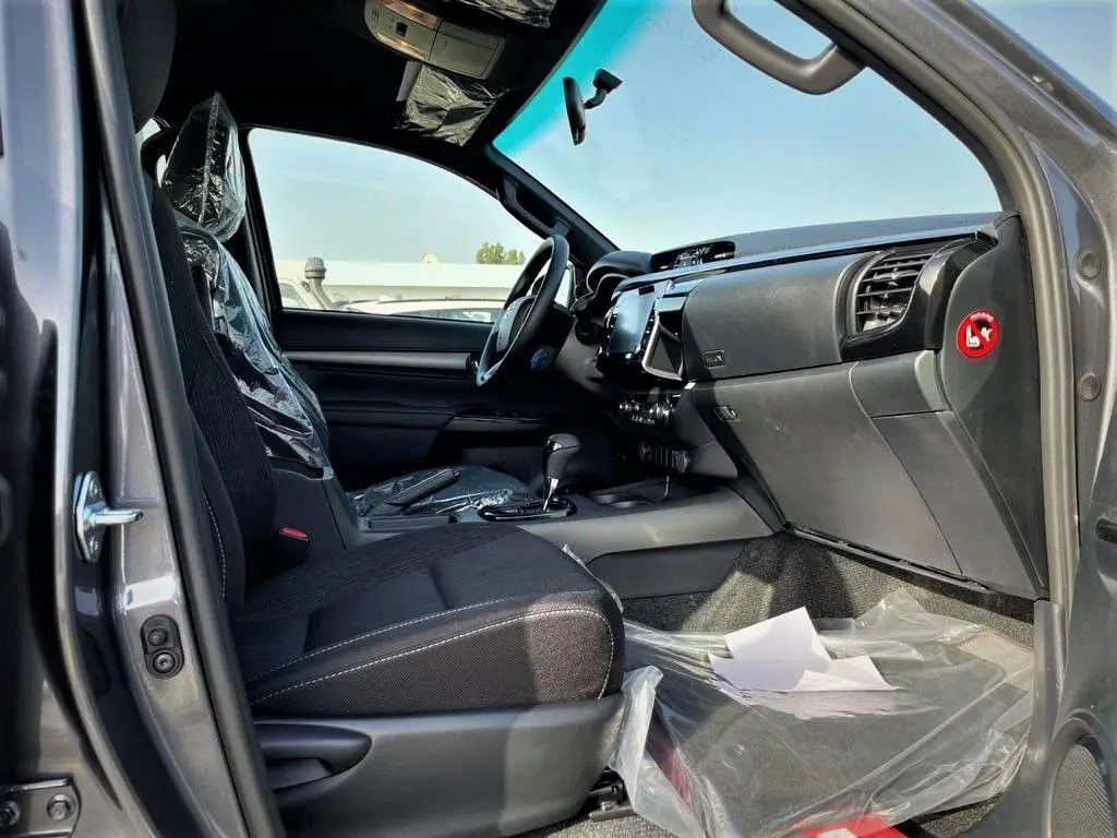 Selling Authentic 2020 2021 4X4 PICKUP USED LIKE NEW  LHD - TOYOOTA HILUXS 125 4.0L PETROL V6 4WD DOUBLE CAB ADVENTURE - AUTO