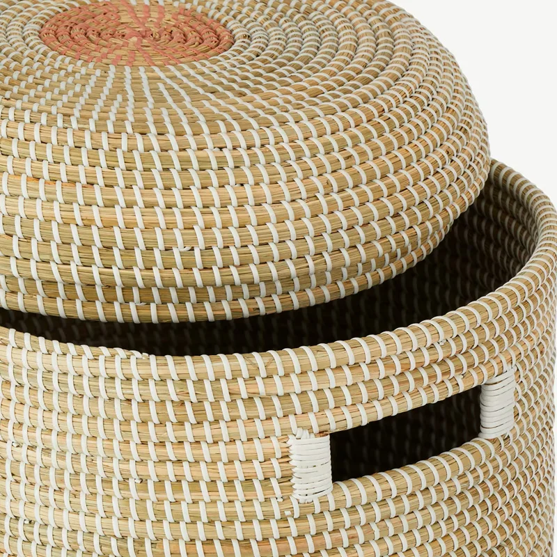 Best Supplier White & Navy Blue Weave Seagrass Laundry Basket Lidded laundry hamper Boho Storage Basket
