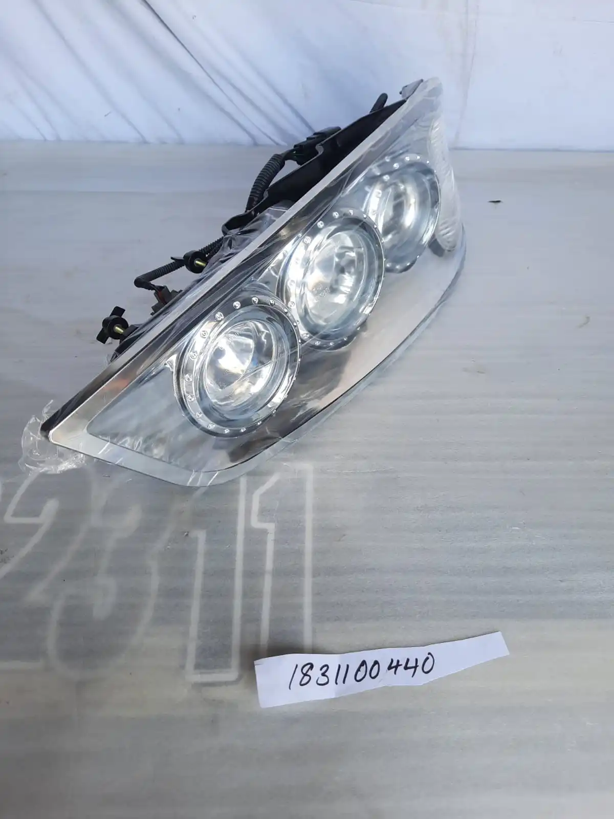 HEAD LAMP A RH 1831100440 FOR DAEWOO BUS