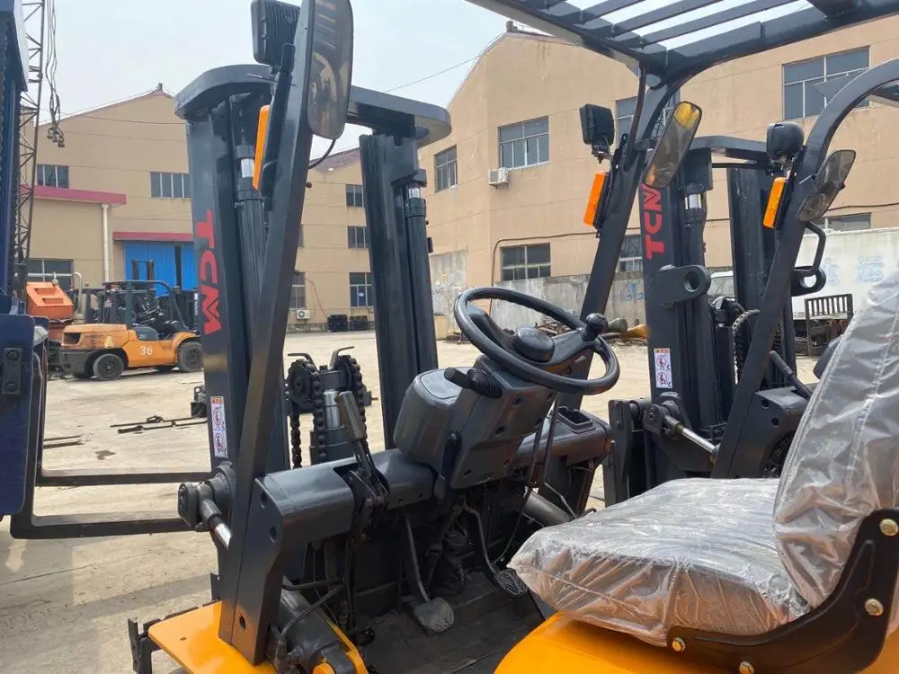 Japan Used TCM FD30 Forklift with excellent performance Used FD30/FD50/FD80 in cheap price