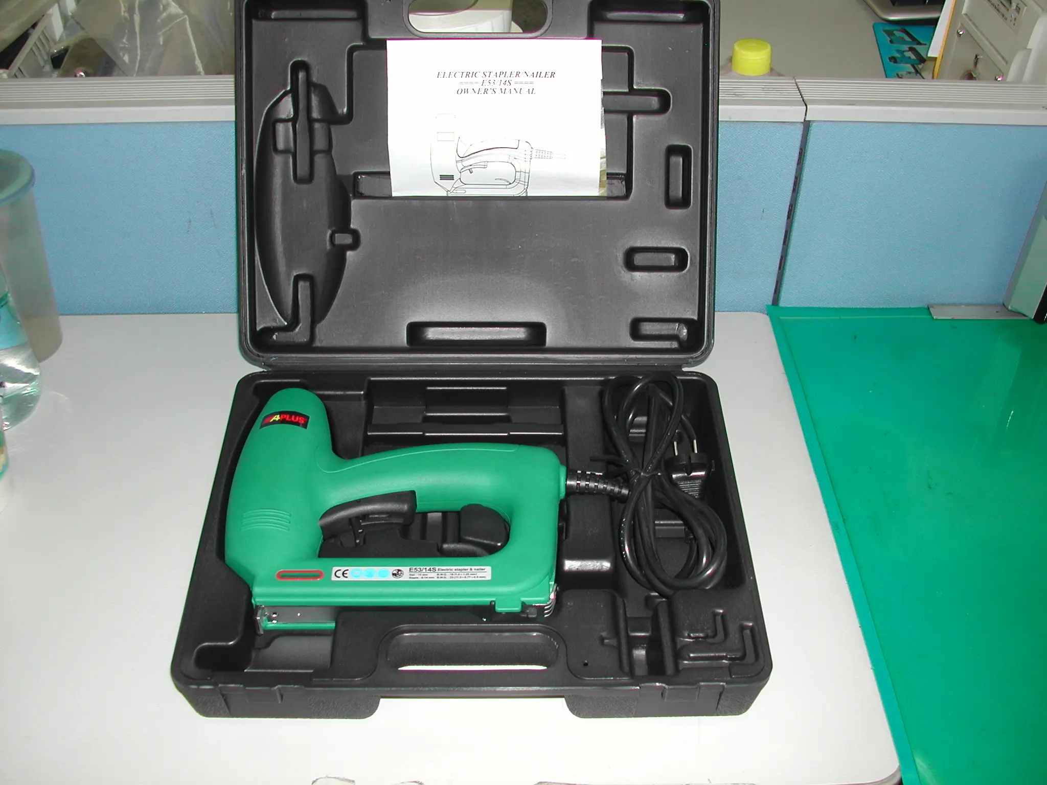 Электрический степлер APLUS E53/14S напряжение 230 В 53 длина 6-14 мм штифт 15