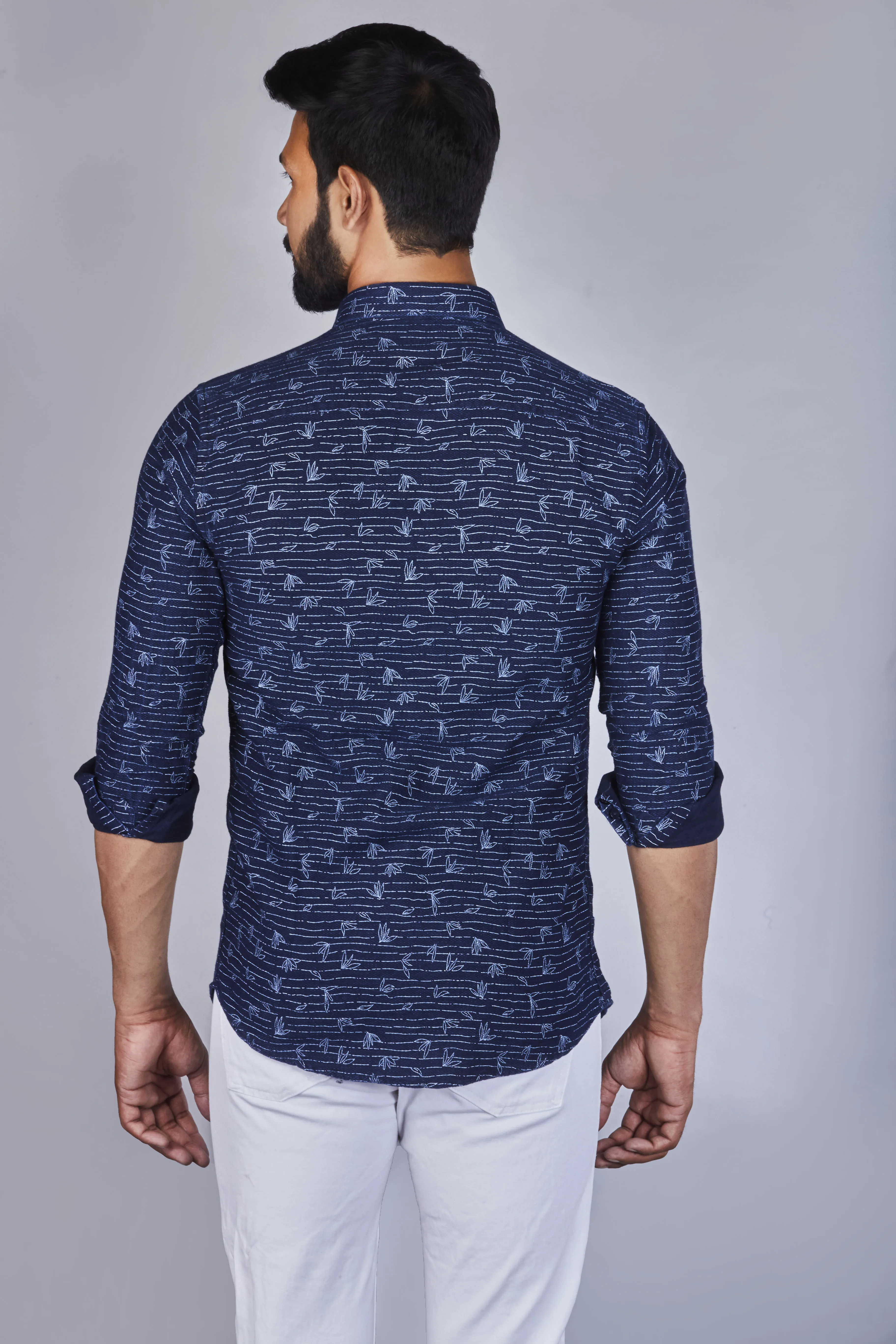 Мужская рубашка из 100% хлопка в синюю полоску с цветочным принтом