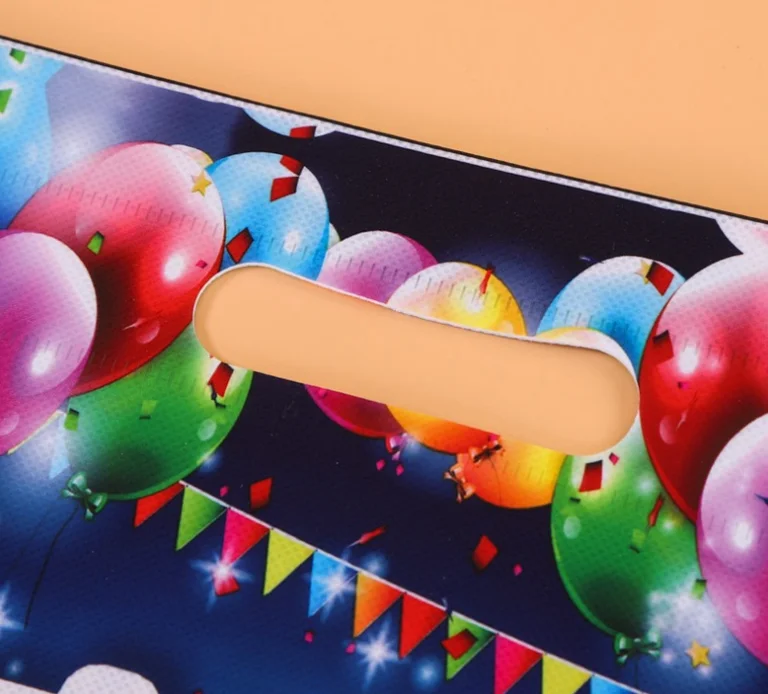 
LOW MOQ Cheap Price Customized Colors Eco Tote bolsas thicker Non-Woven Shopping Bag, Recyclable PP Non Woven Bags 