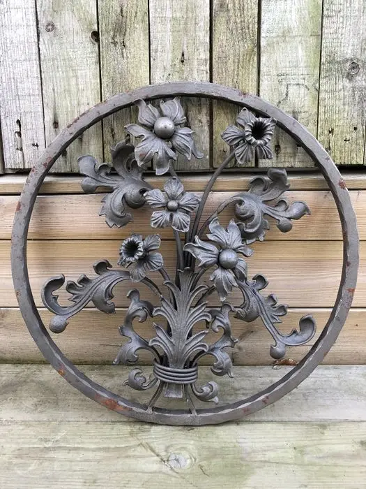 Complete Ironic Metal Wall Arts Wholesale Supplies Good Quality Handcrafted iron Bedroom Classic theme Wall Decor Crafts