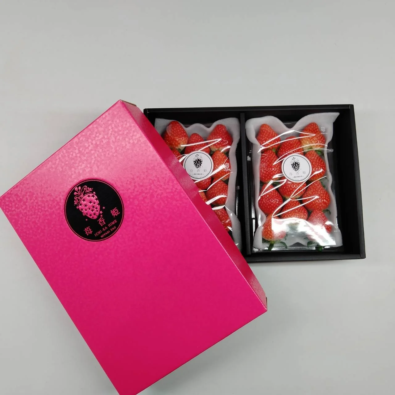 Оптовая продажа японская клубника ICHIKAHIME свежие