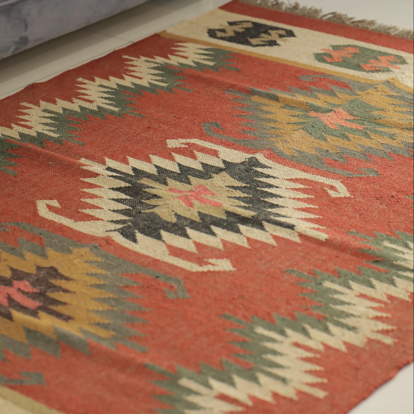 Handwoven Dhurrie Rustic Style Carpet Hallway Runner Vintage Rug For Living Room Oriental Jute Wool Area Rug Handmade Kilim Rug