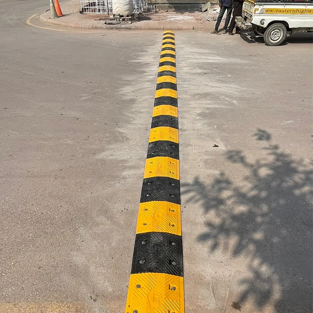 ABS Plastic Speed Bump Hump Traffic Safety Speed Reducer Heavy Duty Reflective Breaker