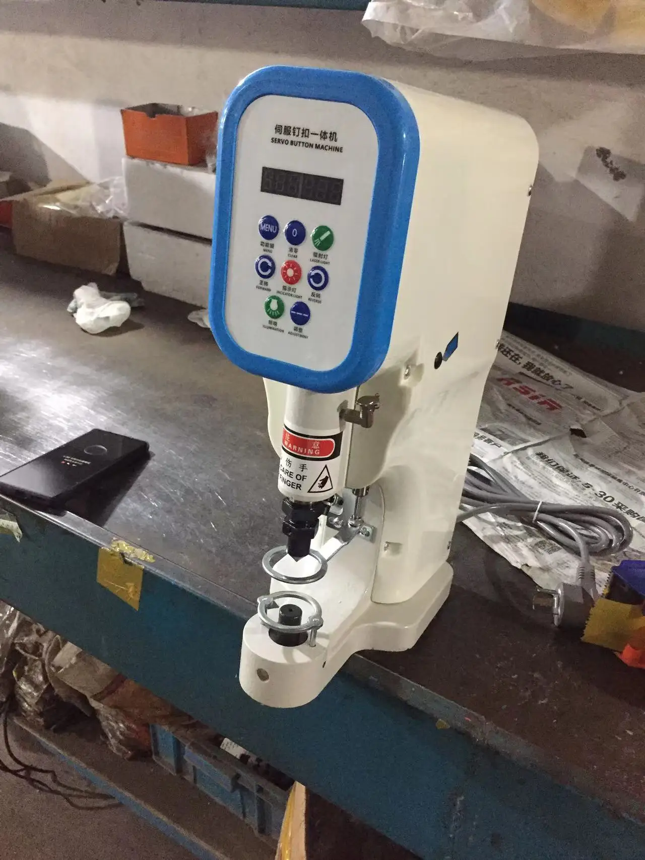 Автоматическая машина для металлических или пластиковых кнопок прессования отверстий в кнопках шнурков металлические застежки гвоздей пуговицы