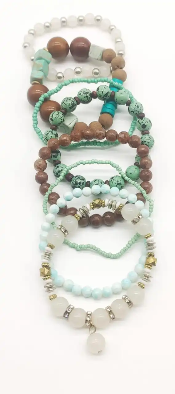 2024 Hot Selling Custom Gold Plated 8mm Magnet Charm Beads Stretch Natural Stone Lava Bracelet Pearl Main Stone for Couples